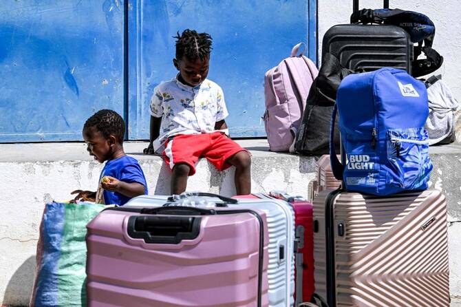 Tunus'tan "Gönüllü Geri Dönüş": 100'e Yakın Afrikalı Göçmen Ülkelerine Gönderildi