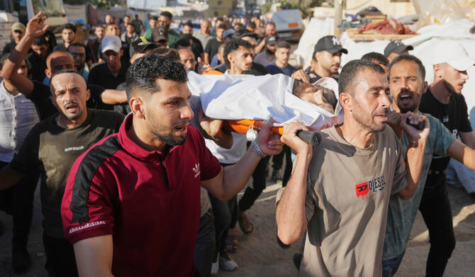 Gazze'de Ateşkes İhlali: İsrail İHA'larının Zeytun Mahallesi'ne Düzenlediği Saldırıda 3 Filistinli Hayatını Kaybetti