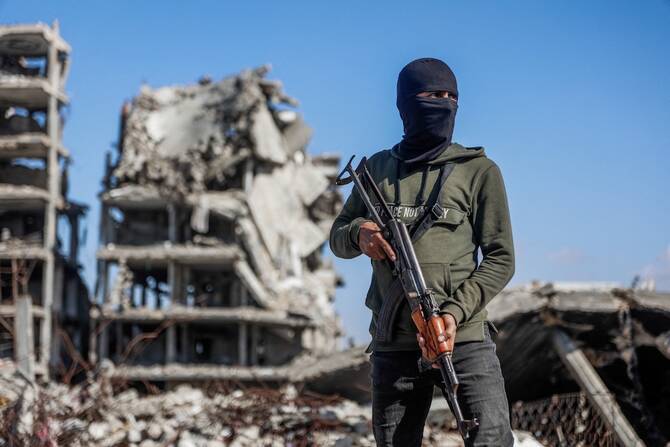Hamas Gazze'de Yönetimden Çekiliyor: Gerçek Bir İktidar Devri mi, Siyasi Bir Manevra mı?