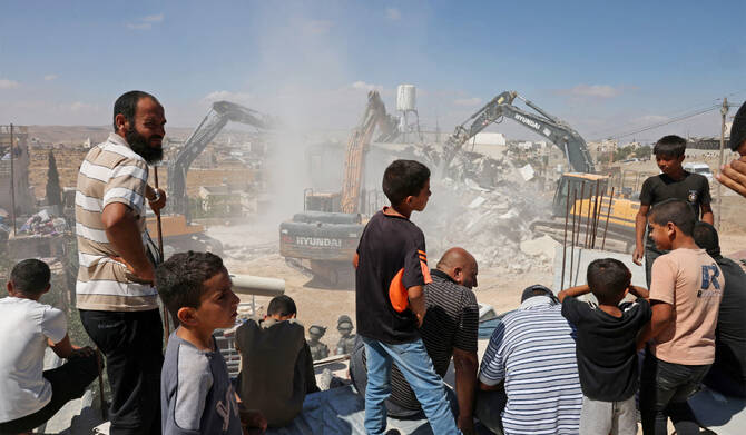 İsrail Dozerleri Cenin Bölgesindeki Köyde Tarım Arazilerini Yerle Bir Etmeyi Sürdürüyor