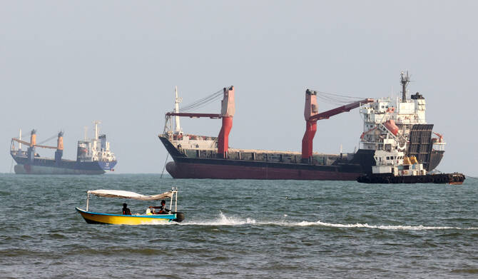 Tanker Saldırılarının Ardından Hürmüz Boğazı'nda Gemi Trafiği Durma Noktasına Geldi