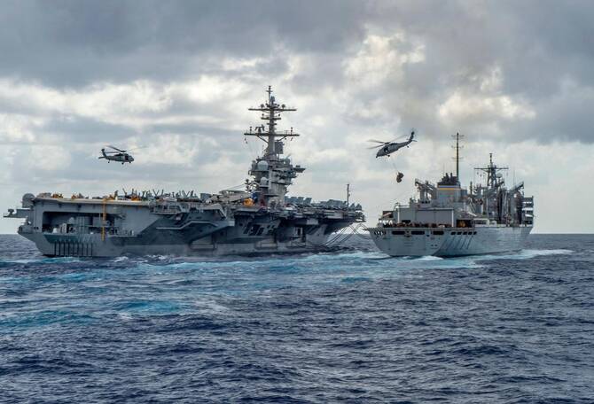 Trump'tan USS Abraham Lincoln Mürettebatının Durumuyla İlgili Endişelere Ret: "Görev Süresi Yeterince Uzun Değildi"