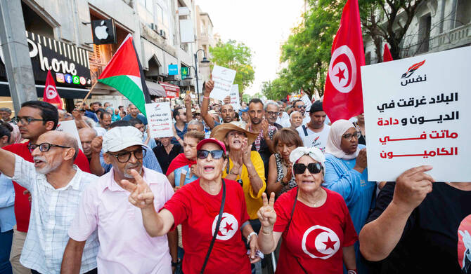 Tunus'ta Aşırı Sıcaklar ve Kesintiler Halkı Sokağa Döktü: Yeni Muhalif Gruptan İstifa Çağrısı