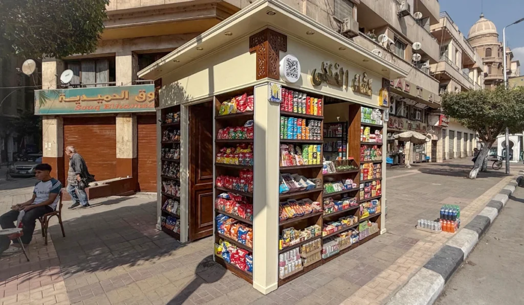 Kahire'nin İkonik Sokak Büfelerine 'Tek Tip' Düzenlemesi: Yüksek Maliyet Esnafı Korkutuyor