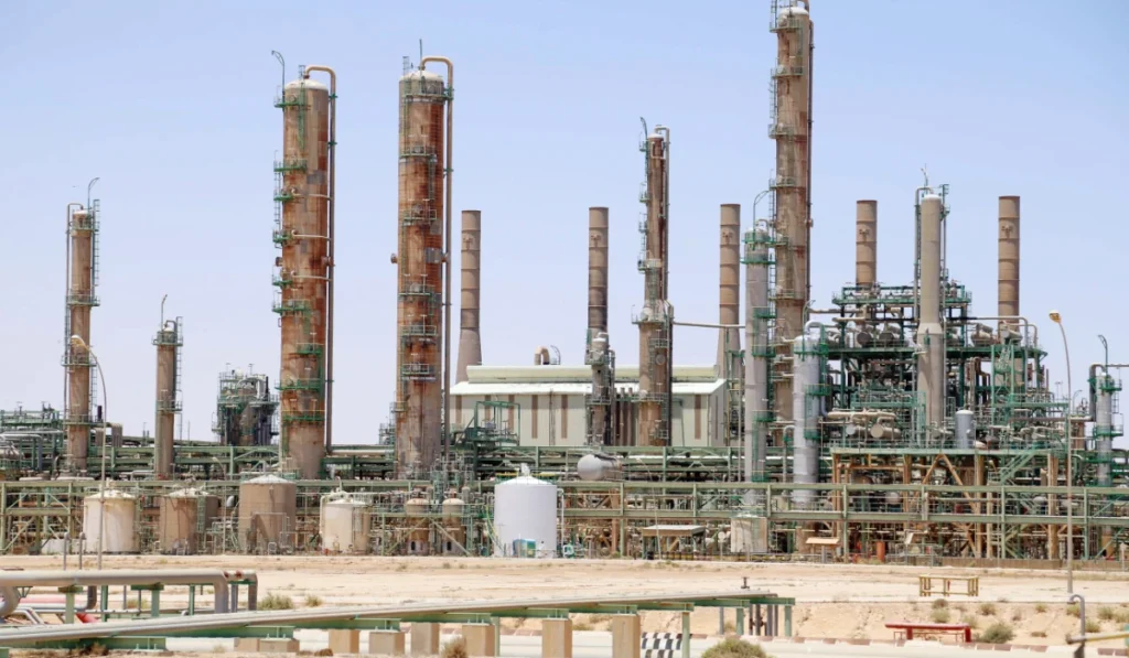 Libya'da Petrol Krizi: Protestocu Muhafızlar Ülkenin En Büyük İkinci Rafinerisini Kapattı