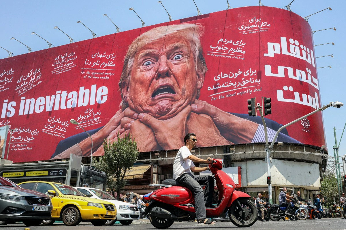Tahran Sokaklarında Medya Savaşı: Dev Panolarda Trump ve ABD Hedefte